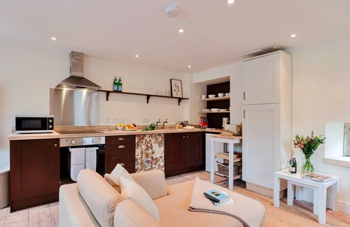 Painswick Hütte | Hofseitiges Cottage für Paare, Keine Kaution