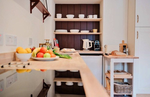 Painswick Hütte | Hofseitiges Cottage für Paare, Keine Kaution