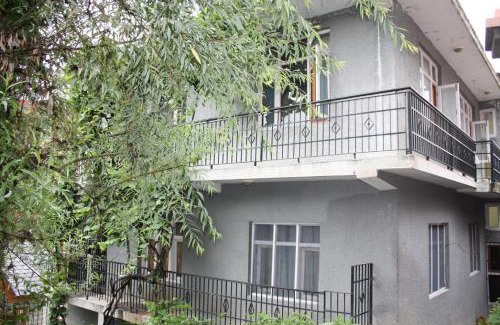 Aleo Haus | Cottage Mini For Backpackers & Small Family