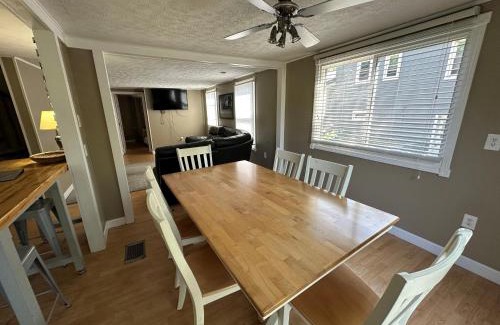 Huron Haus | Cottage Near Cedar Point & Beach