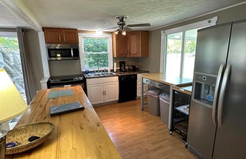 Huron Haus | Cottage Near Cedar Point & Beach