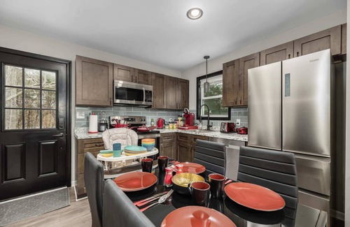 Sherrills Ford Haus | Cottage next to Mt Creek Park