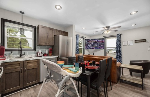 Sherrills Ford Haus | Cottage next to Mt Creek Park