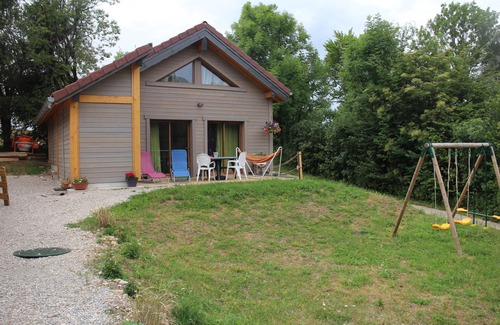 Bonlieu Skihütte | Ferienhaus mit schönen Wasserfällen