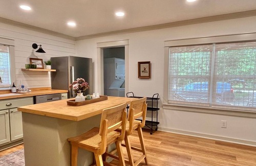 Columbus Hütte | Cottage on 3 acres, just minutes from Golden Triangle Industrial park