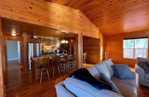 Buchanan Haus | Cottage on Cypress Bay near Paris Landing State Park