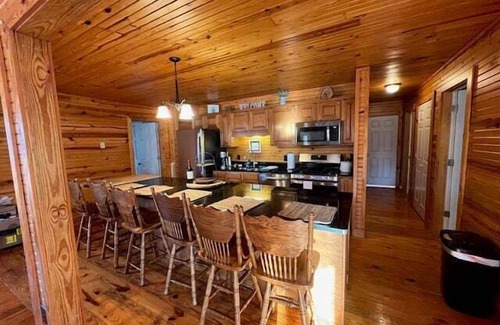 Buchanan Haus | Cottage on Cypress Bay near Paris Landing State Park