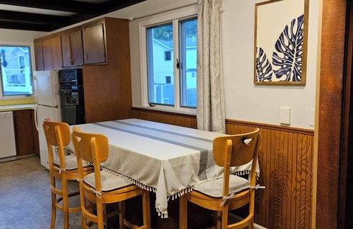 Grand Haven Hütte | Cottage on Lake Michigan across from Grand Haven State Park.