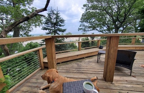 Grand Haven Hütte | Cottage on Lake Michigan across from Grand Haven State Park.