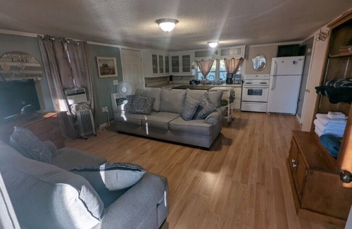 Ragland Hütte | Cottage on the Coosa! Lake Logan Martin!