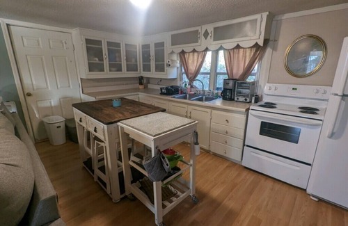 Ragland Hütte | Cottage on the Coosa! Lake Logan Martin!