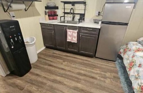 Hernando Hütte | Cottage slps 4 with 2 beds, ice mach, washer/Dryer,kitchenette,hot tub, pets.