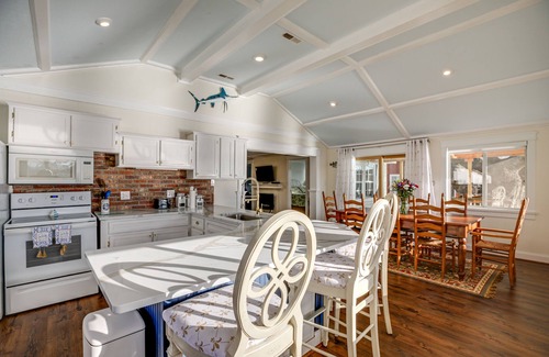 Rock Point Hütte | Cottage w/ Potomac River Views in Newburg!