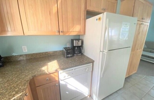 Summer Village Hütte | Cottages at Summer Village, fully furnished cottage, Wi-fi, heated pools, hot tub