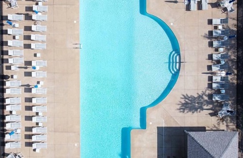 Summer Village Hütte | Cottages at Summer Village, fully furnished cottage, Wi-fi, heated pools, hot tub