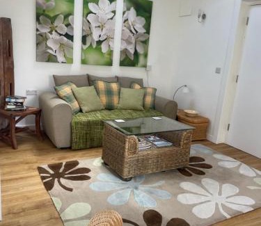 Wareham Haus | Cottages at Woodlands, Grooms Cottage