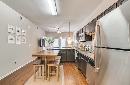 Starkville Eigentumswohnung | Cotton District Condo: Walkable Spot for Game Day!