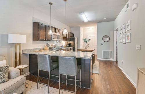 Starkville Eigentumswohnung | Cotton District Condo: Walkable Spot for Game Day!