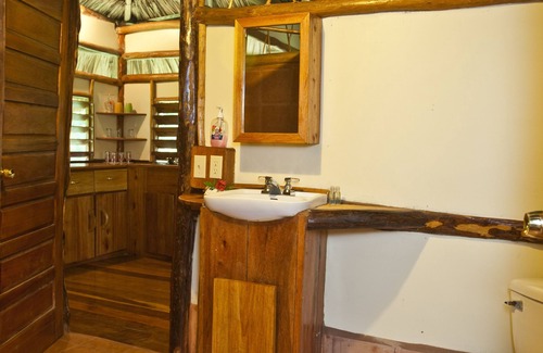Punta Gorda Kabine | Cotton Tree Lodge
