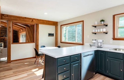 Xenia Haus | Country 4BR w/pool + golf course