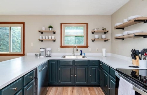 Xenia Haus | Country 4BR w/pool + golf course