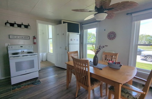 Fremont Haus | Country Charm on the Sandusky: Live Music Nearby