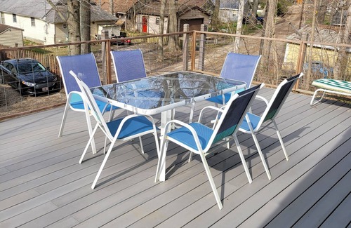 Kendall Hütte | Country cottage, Baseline Lake . Come fish, kayak or enjoy a camp fire.