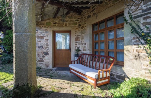 Santiago de Compostela Haus | Landhaus 'Os Vilares LI' mit Gemeinschaftspool, privater Terrasse und Wi-Fi