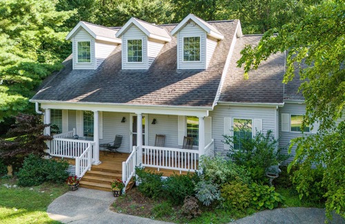 Baroda Haus | Country Home, Walk to Multiple Wineries