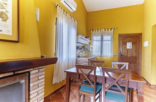 Aldeaquemada Haus | Finca 'Casa La Encina' mit Bergblick, Gemeinschaftspool und Klimaanlage