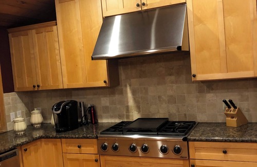 Lacombe Haus | Stalter Lane Getaway