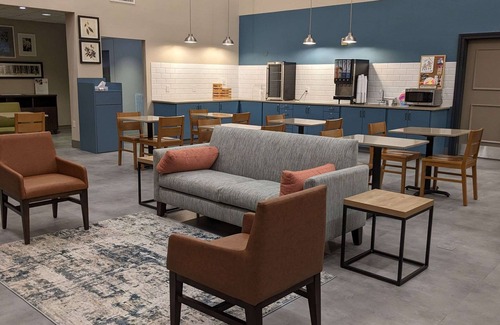 Covington Hotel | Country Inn & Suites by Radisson, Covington, LA