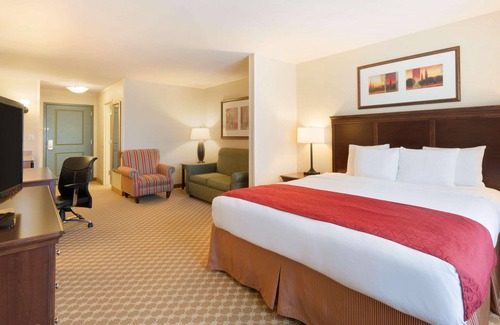 Covington Hotel | Country Inn & Suites by Radisson, Covington, LA