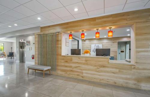 Read Boulevard East Hotel | Country Inn & Suites by Radisson, New Orleans I-10 East, LA