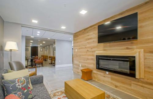 Read Boulevard East Hotel | Country Inn & Suites by Radisson, New Orleans I-10 East, LA