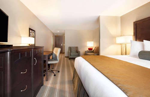 Bemidji Hotel | Country Inn & Suites by Radisson, Bemidji, MN
