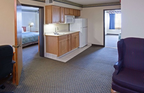 Lansing Hotel | Country Inn & Suites by Radisson, Lansing, MI