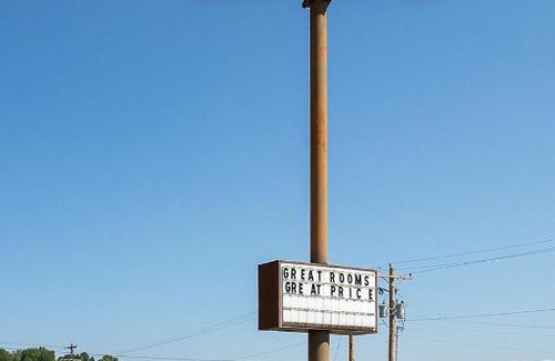 Coshocton Hotel | Country Squire inn and suites