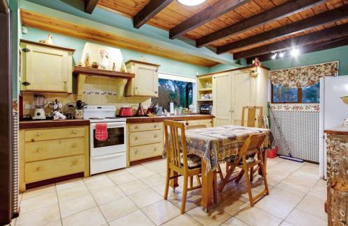 Whitford Haus | Countryside Retreat with On-site Horse Experiences