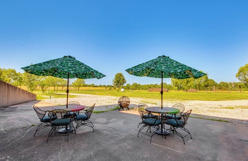 Centerville Wohnung | Countryside Vacation Rental in Paola!