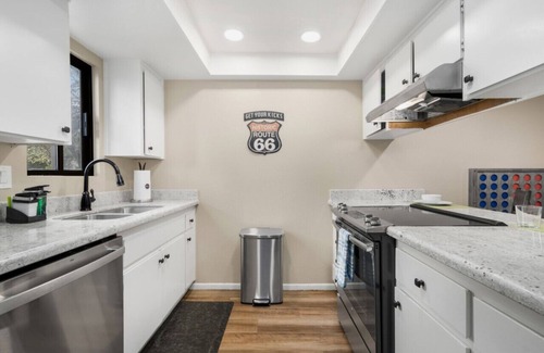 Flagstaff Villa | County Club Townhome *Packman Game, Xbox, Golf course Views, Near Forest Edge