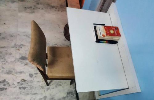 Bullawala Haus | Couple Friendly Private Bedroom