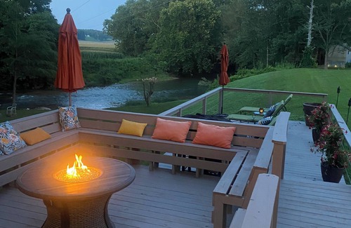 Westpoint Haus | Couples Creek Retreat