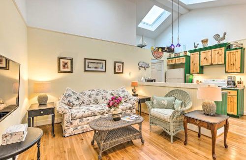 Frankfort Wohnung | Couples Haven in Frankfort by Lake, Trails and Dtwn