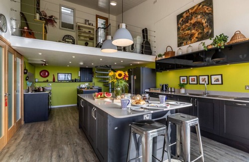 Chedington Haus | Court Farm Gallery - Sechs Schlafzimmer Haus, Schläft 12