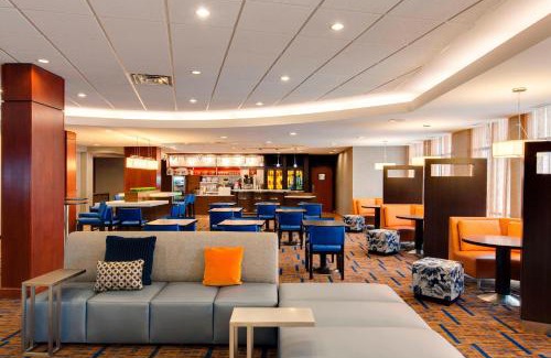Schaumburg Hotel | Courtyard by Marriott Chicago Schaumburg/Woodfield Mall