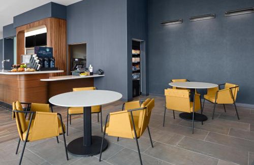 Lansing Hotel | Courtyard by Marriott Lansing Downtown