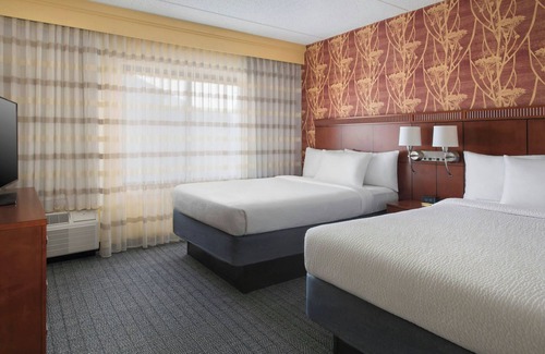 Mount Laurel Hotel | Courtyard by Marriott Mt. Laurel