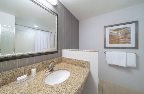 Salisbury Hotel | Courtyard by Marriott Salisbury