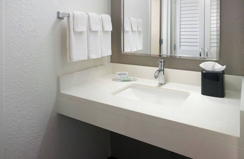 Plantation Hotel | Courtyard® by Marriott® Fort Lauderdale City of Plantation